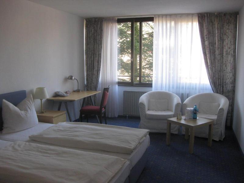 Single Room image 2