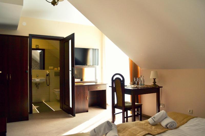 Superior Double Room image 3