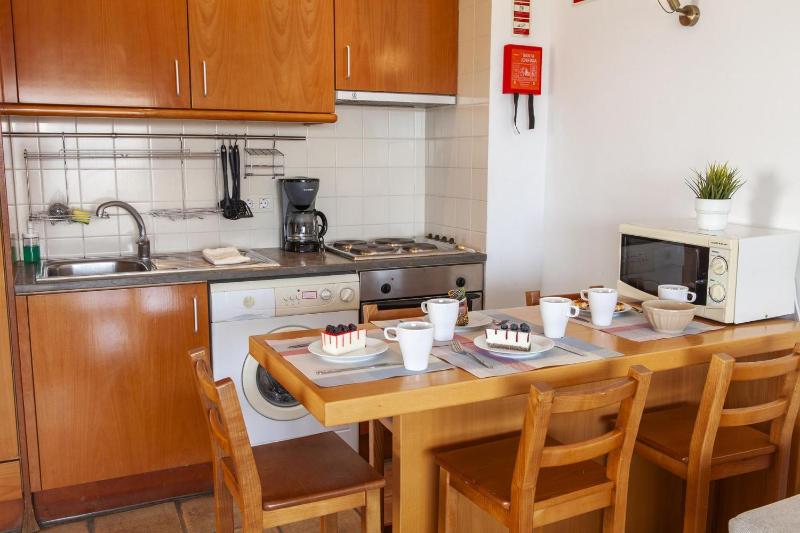 A11 - MarinaPark Hill Beach Apartment - image 9