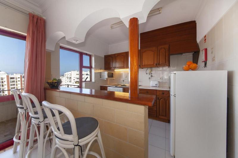 B25 - Candimar Beach Apartment - image 27