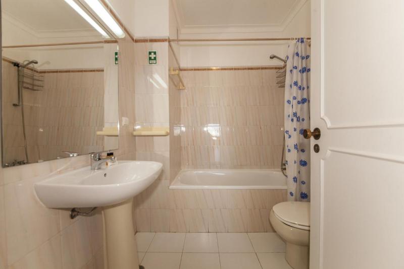 B25 - Candimar Beach Apartment - image 19