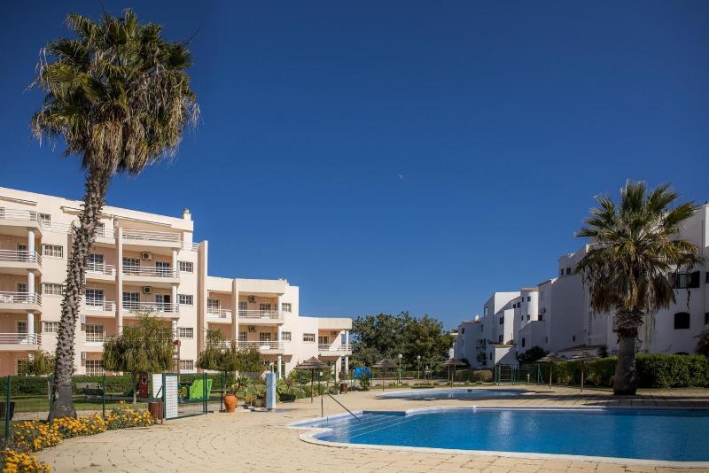 B33 - Praia do Vau Apartment - image 32