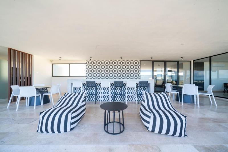 Luxury Studio Gym Co Work Rooftop Pool Beach - image 26