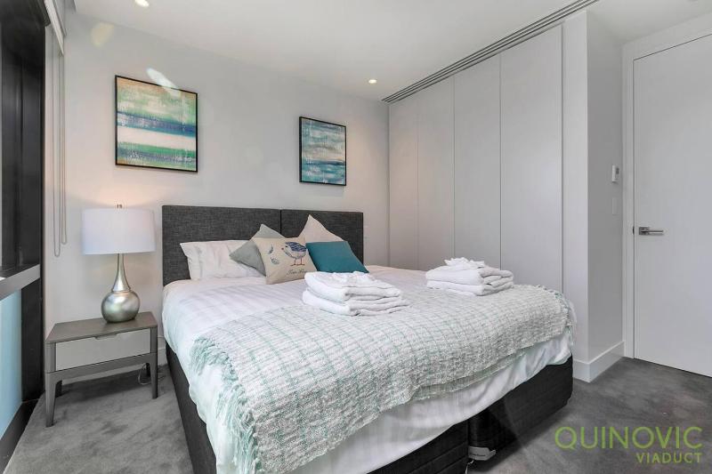 QV Stays Waterview Living in Wynyard Quarter 2 Bed - image 7