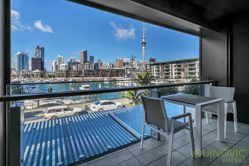 QV Stays Waterview Living in Wynyard Quarter 2 Bed - image 8