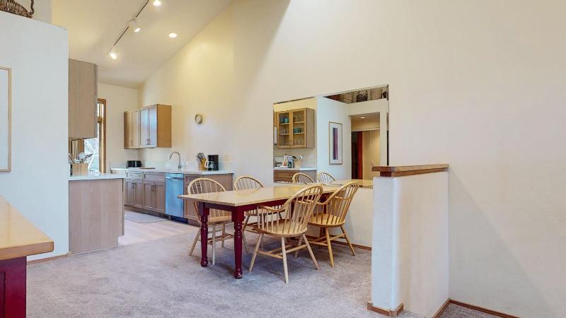 Snowcreek V #933 Townhouse - image 29