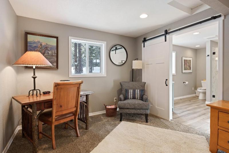 Sunriver Hot Tub Home with SHARC Passes - image 27