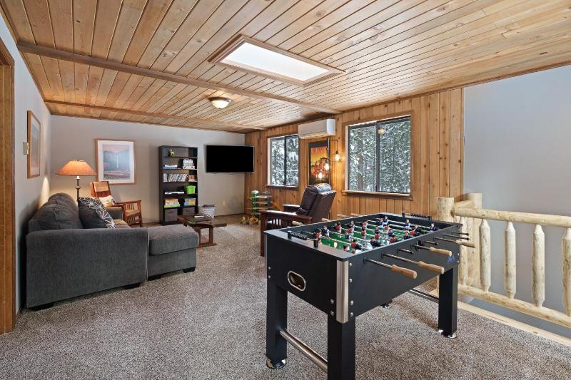 Sunriver Hot Tub Home with SHARC Passes - image 41