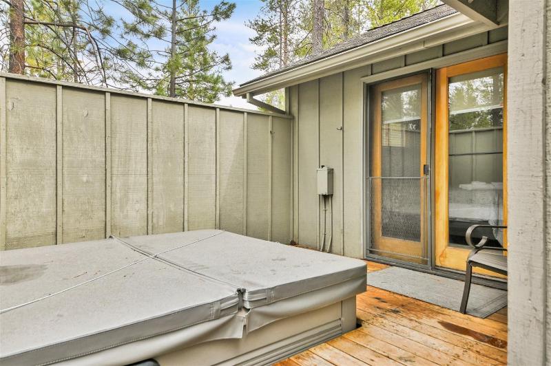 Otter Hot Tub Retreat Near SHARC - image 9
