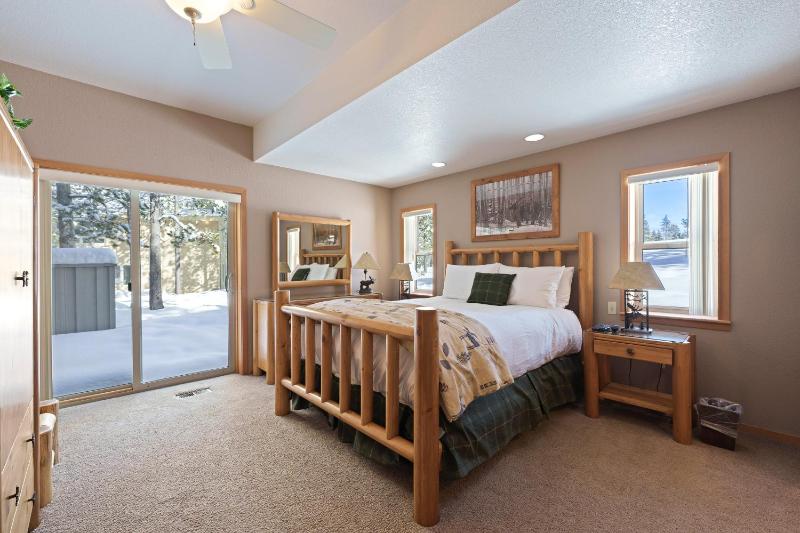 Umpqua with Golf Views Hot Tub & Ping Pong - image 47