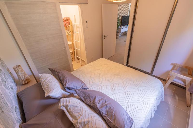 Tehautahi Cozy Lodge 3 - image 13