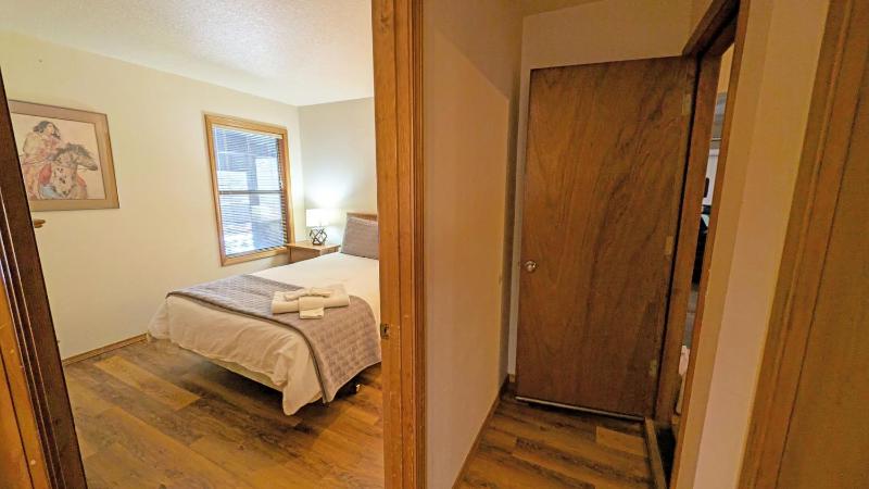 Alpine Hot Tub Retreat with SHARC Access - image 26