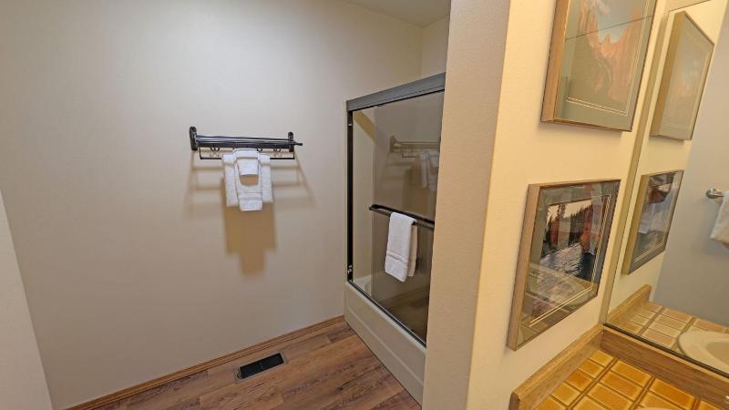 Alpine Hot Tub Retreat with SHARC Access - image 28