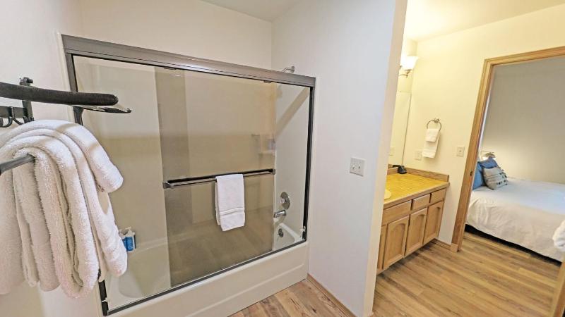 Alpine Hot Tub Retreat with SHARC Access - image 41