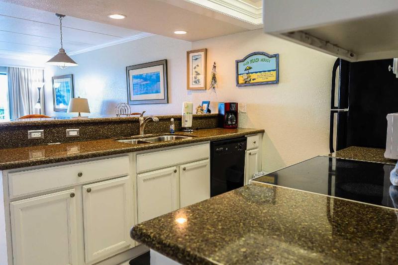 Continental 101 Condominium Condo - image 18