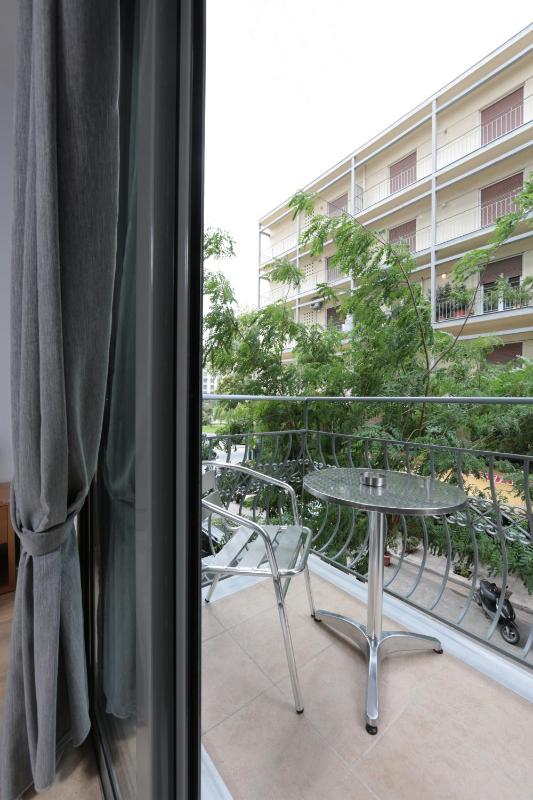 Meni Apartments - image 3