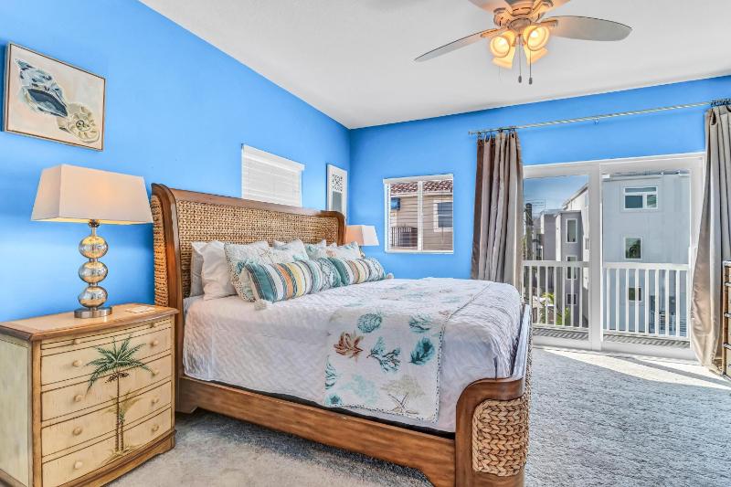 Beachside Haven - 650C - image 17