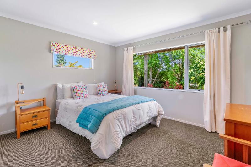 Calm Horizon - Taupo Holiday Home - image 21
