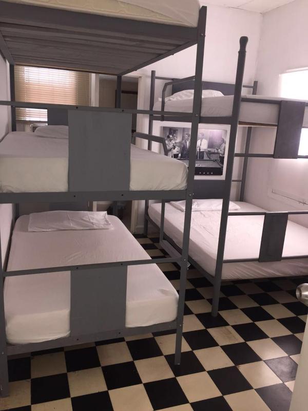 Triple Room with Bathroom image 2