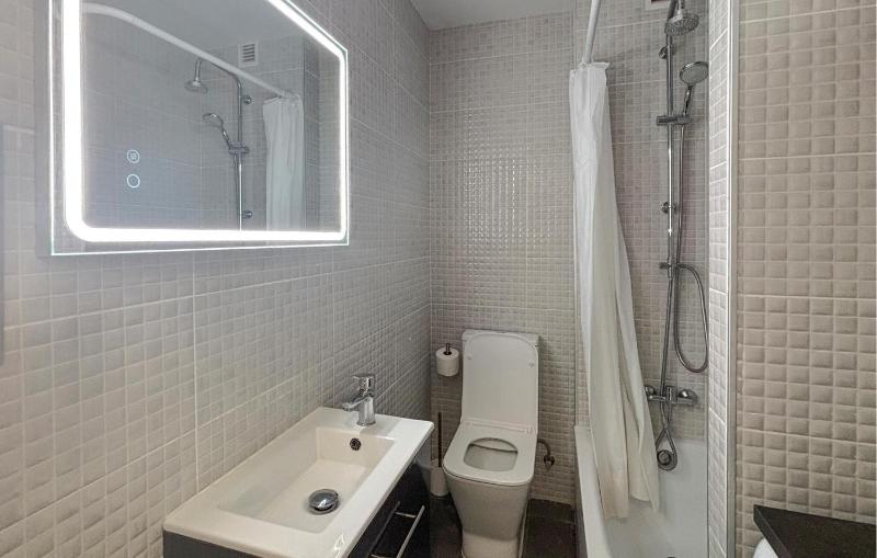 Awesome Apartment In Benalmadena - image 10