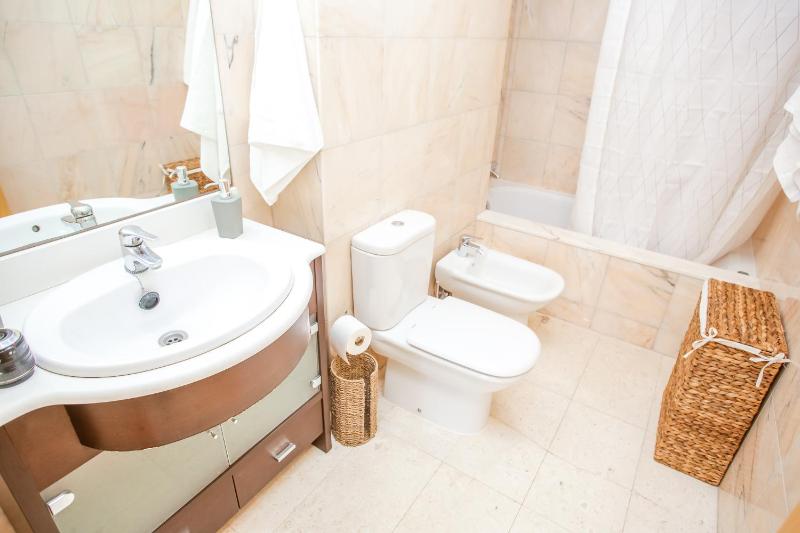 Florida Spacious luxury apartment renovated 2025 - image 8