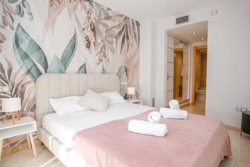 Florida Spacious luxury apartment renovated 2025 - image 16