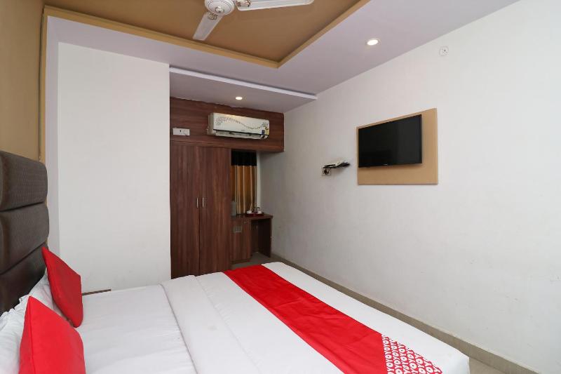 Super Hotel O by OYO Surya Continental - image 14