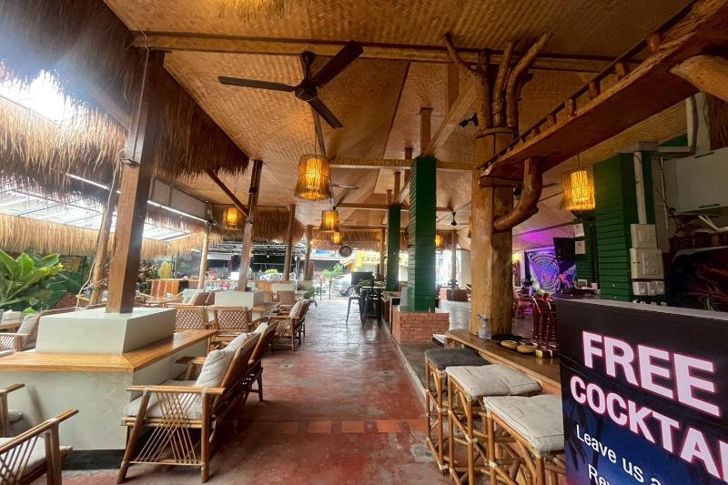 Noahs Ark Bar Restaurant Hostel - image 9