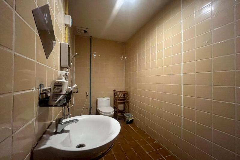 Noahs Ark Bar Restaurant Hostel - image 4