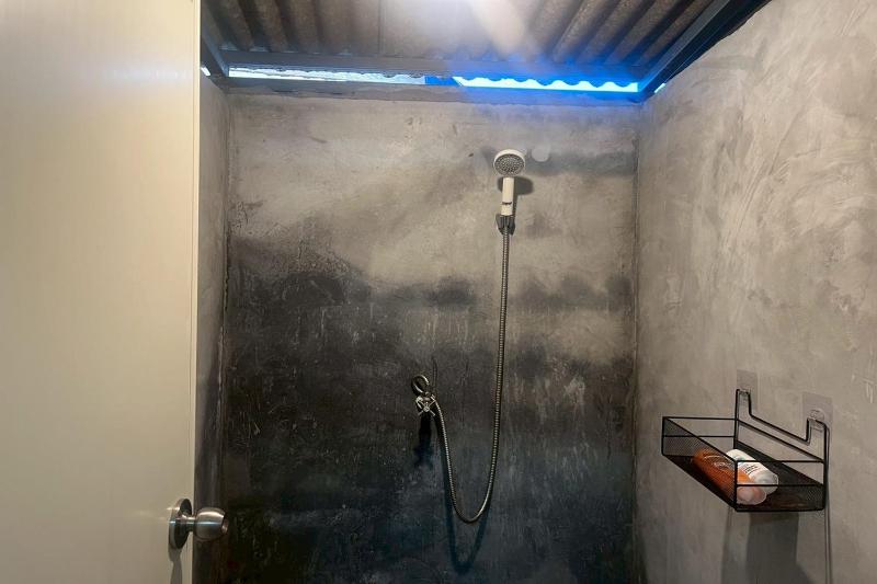 Noahs Ark Bar Restaurant Hostel - image 7