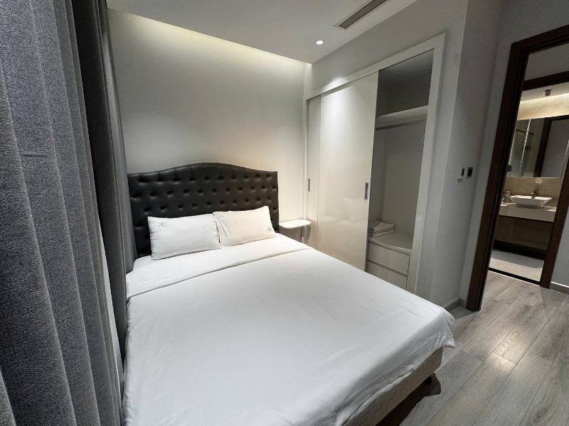 Apartment Vinhomes Metropolis - image 3