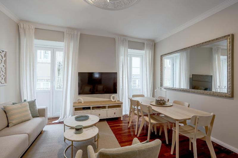 Bairro Alto Elegant by Homing - image 1