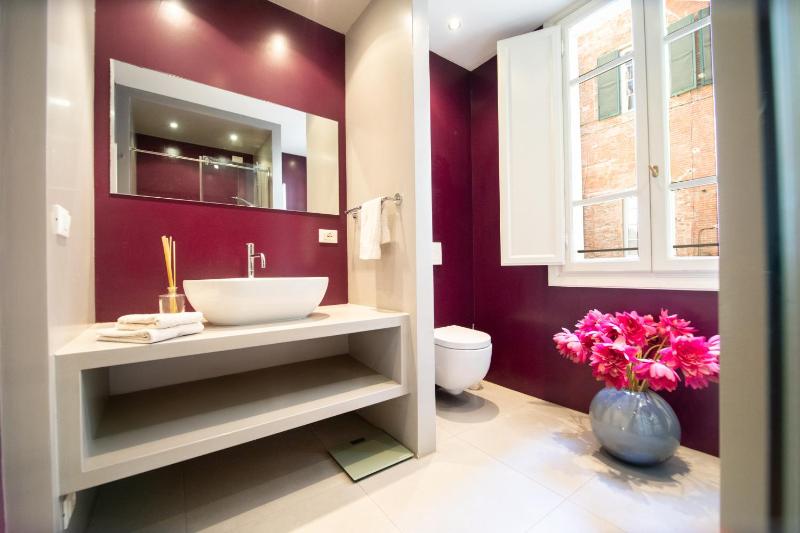 Arcobaleno Apartment in Center Town with Terrace - image 33