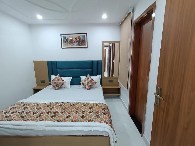 HOTEL UNIQUE KOMFORT - 3 mins walk from golden temple - image 15