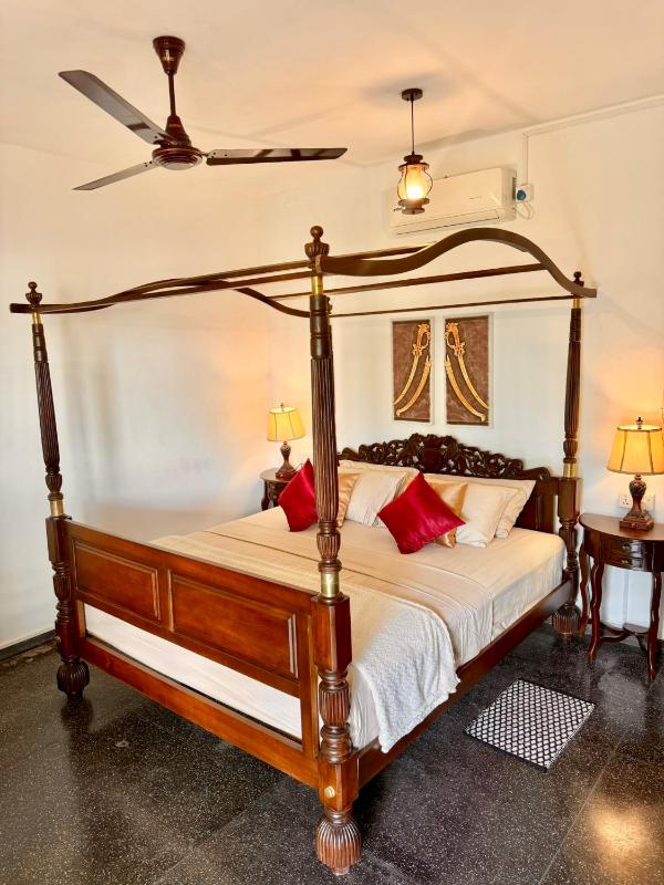 The Colony Hotel - image 13