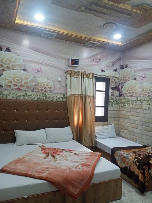 Jindal homestay-Two mints walk from golden temple - image 10