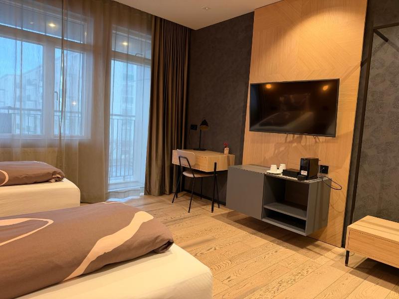 Hotel Lotus - image 13