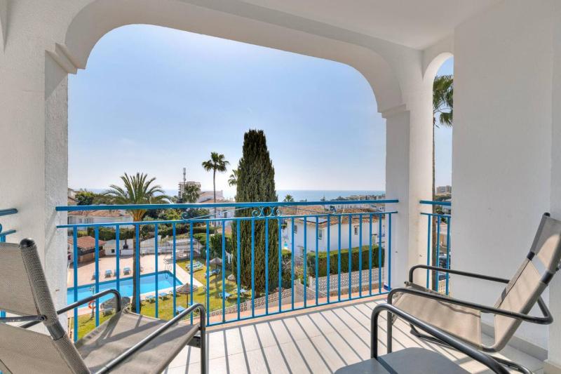 Modern apartment near the beach - image 1