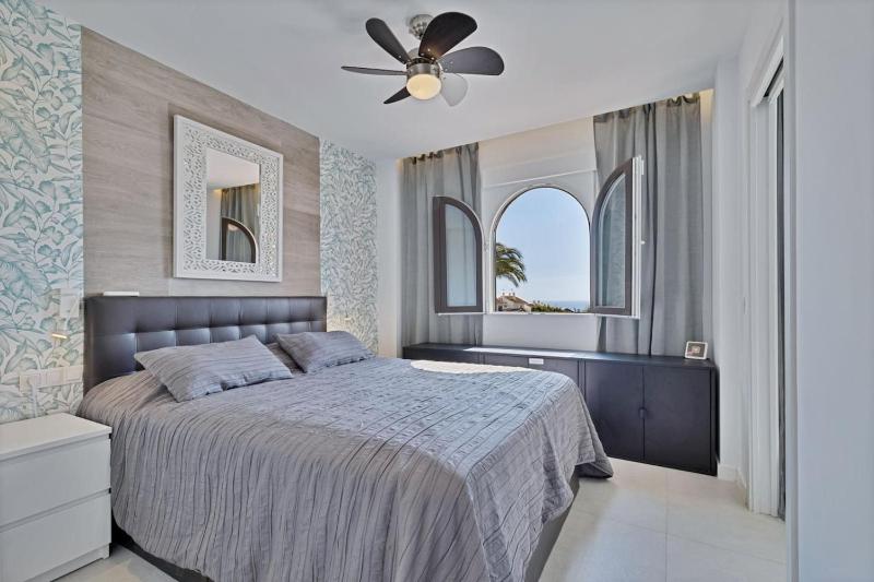 Modern apartment near the beach - image 7