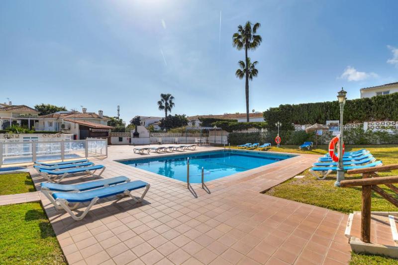Modern apartment near the beach - image 8