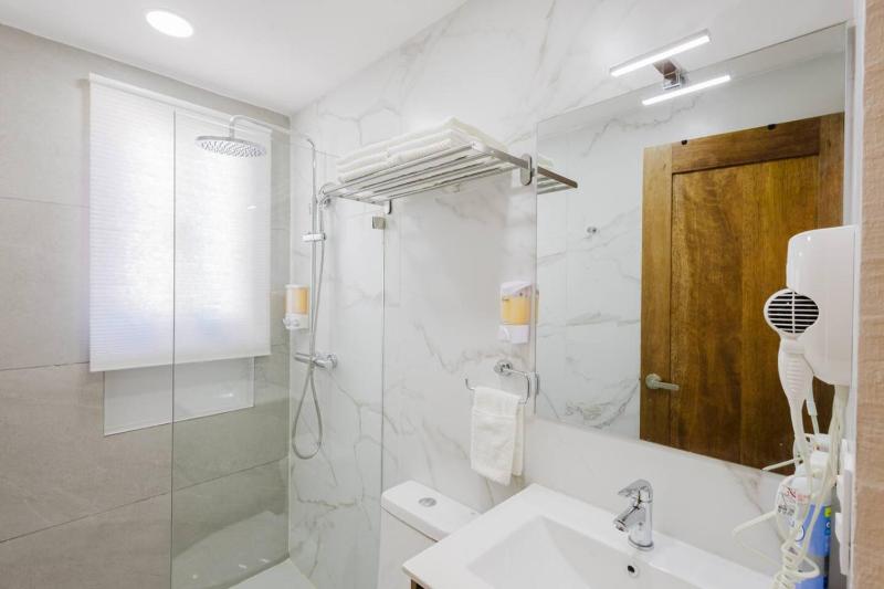 Stylish 2BD Apt in Cocotal - image 37