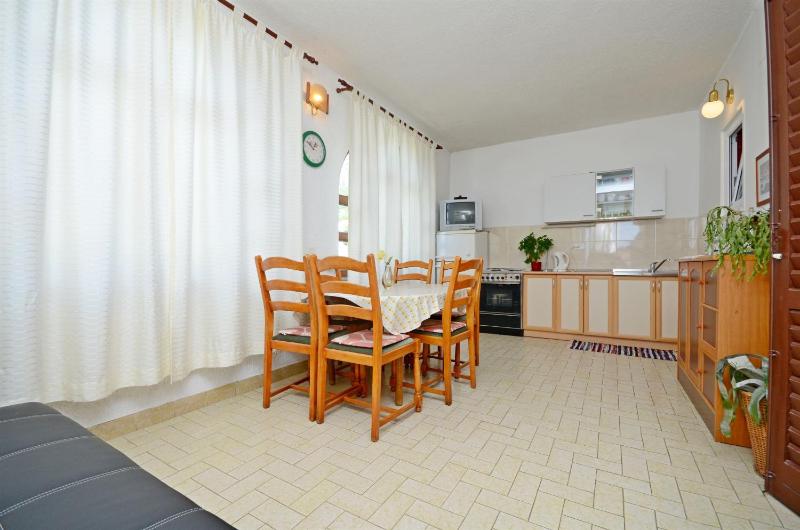Apartments Verica - image 12