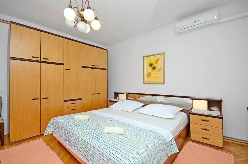 Apartments Verica - image 8