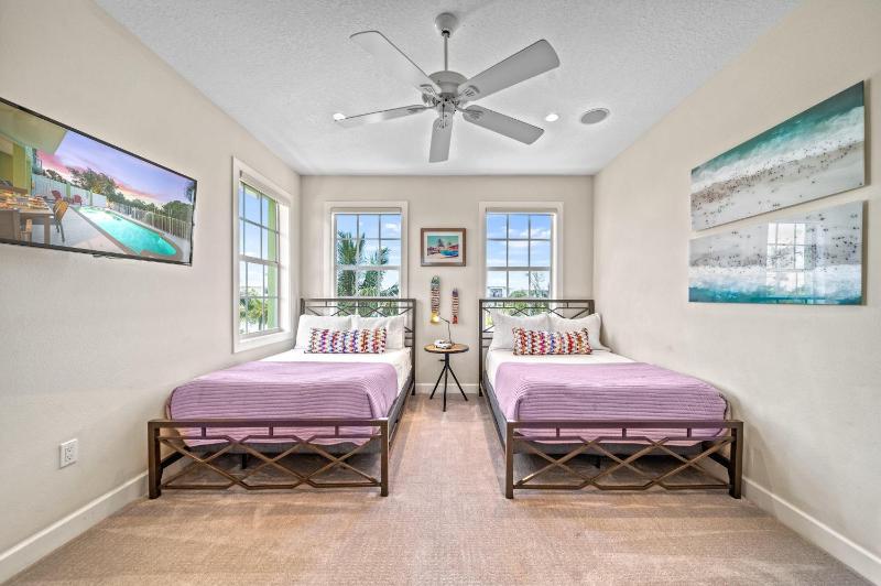 Latitude Adjustment - 461 - image 22
