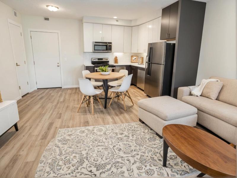 Downtown Los Angles ENTIRE HOME Modern Apartments just for you - image 8