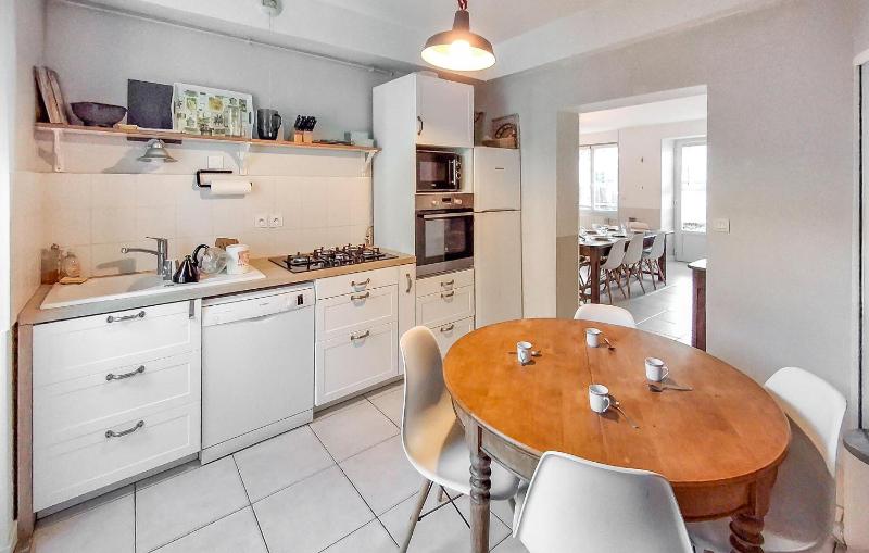 3 Bedroom Cozy Apartment In Carnac - image 7