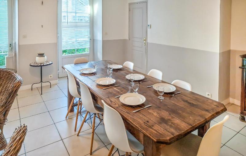 3 Bedroom Cozy Apartment In Carnac - image 6