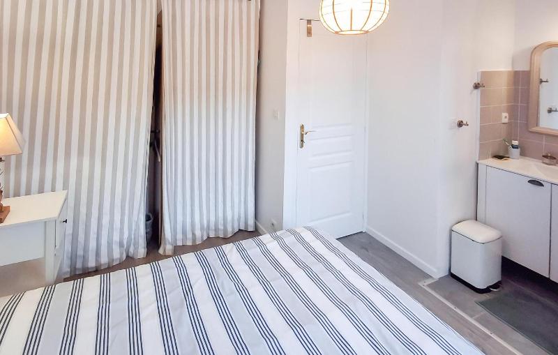 3 Bedroom Cozy Apartment In Carnac - image 27