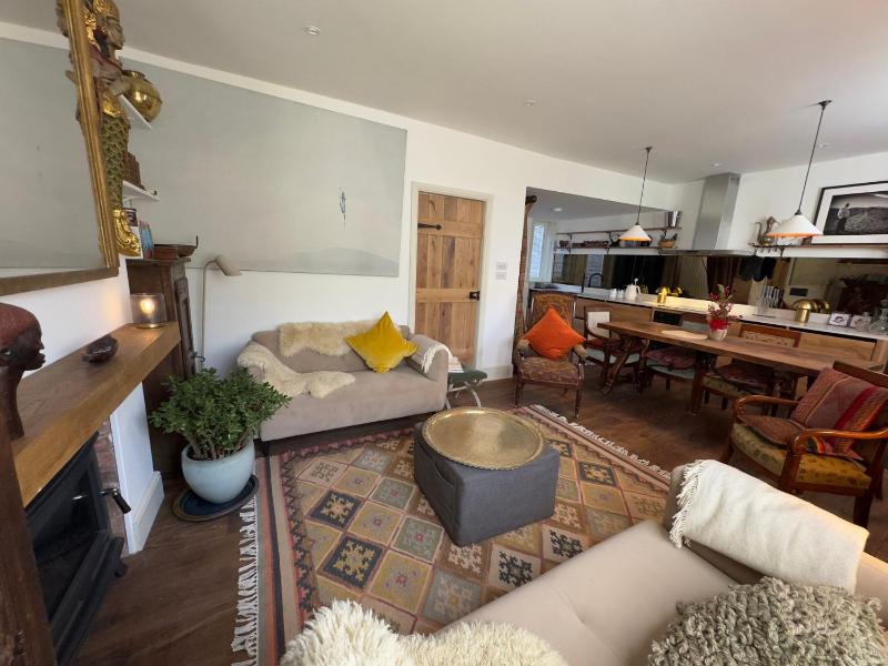 Bohemian Beach Cottage - image 4