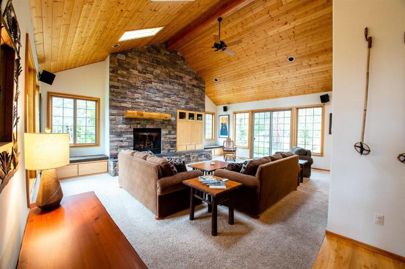 Tokatee Large Home with Hot Tub & Ping Pong - image 30